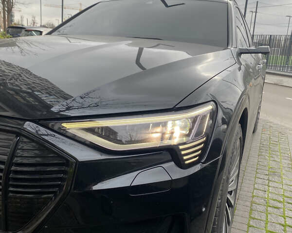 Черный Ауди E-Tron, объемом двигателя 0 л и пробегом 146 тыс. км за 31900 $, фото 19 на Automoto.ua