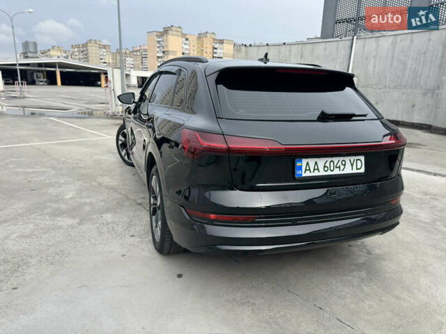 Чорний Ауді E-Tron, об'ємом двигуна 0 л та пробігом 155 тис. км за 30999 $, фото 10 на Automoto.ua