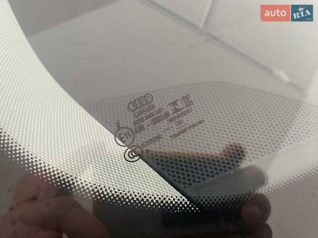 Черный Ауди E-Tron, объемом двигателя 0 л и пробегом 40 тыс. км за 29800 $, фото 30 на Automoto.ua