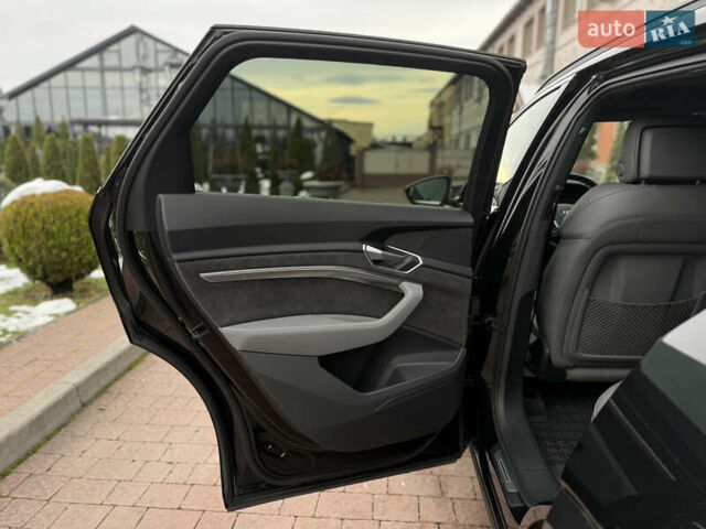 Чорний Ауді E-Tron, об'ємом двигуна 0 л та пробігом 51 тис. км за 31499 $, фото 46 на Automoto.ua