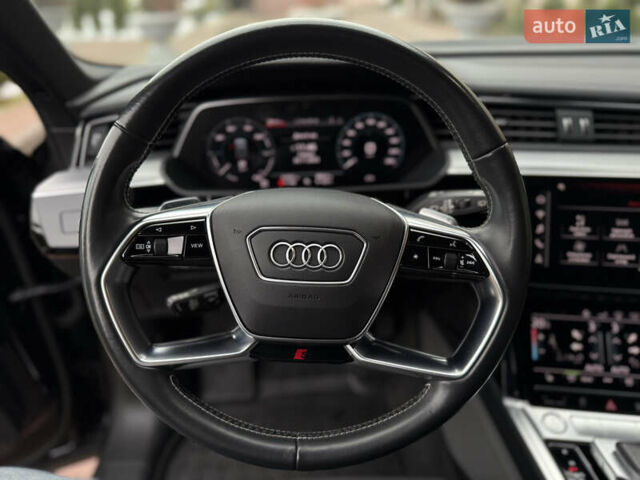 Чорний Ауді E-Tron, об'ємом двигуна 0 л та пробігом 51 тис. км за 31499 $, фото 39 на Automoto.ua