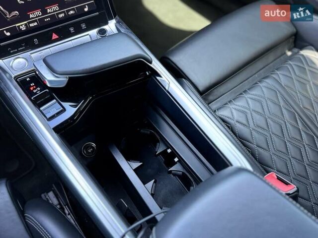 Ауді E-Tron 2020 у Києві на Automoto.ua Чорний Ауді E-Tron, об'ємом двигуна 0 л та пробігом 44 тис. км за 35999 $, фото 47 на Automoto.ua