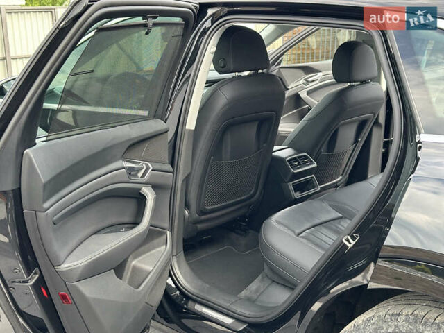 Черный Ауди E-Tron, объемом двигателя 0 л и пробегом 130 тыс. км за 26500 $, фото 23 на Automoto.ua