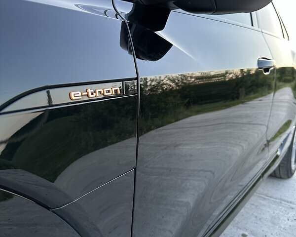 Черный Ауди E-Tron, объемом двигателя 0 л и пробегом 53 тыс. км за 52800 $, фото 27 на Automoto.ua