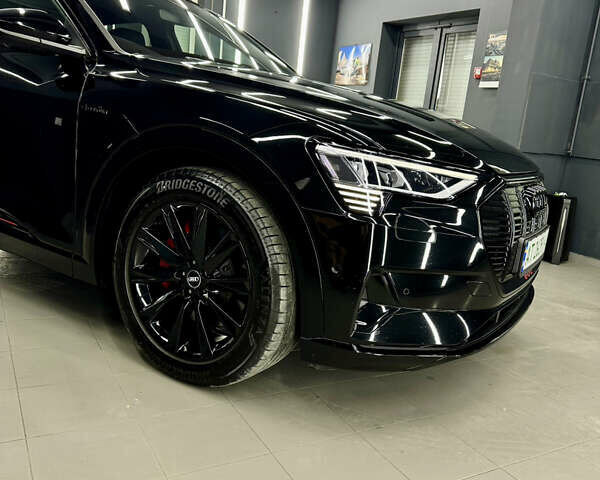 Черный Ауди E-Tron, объемом двигателя 0 л и пробегом 38 тыс. км за 39999 $, фото 8 на Automoto.ua