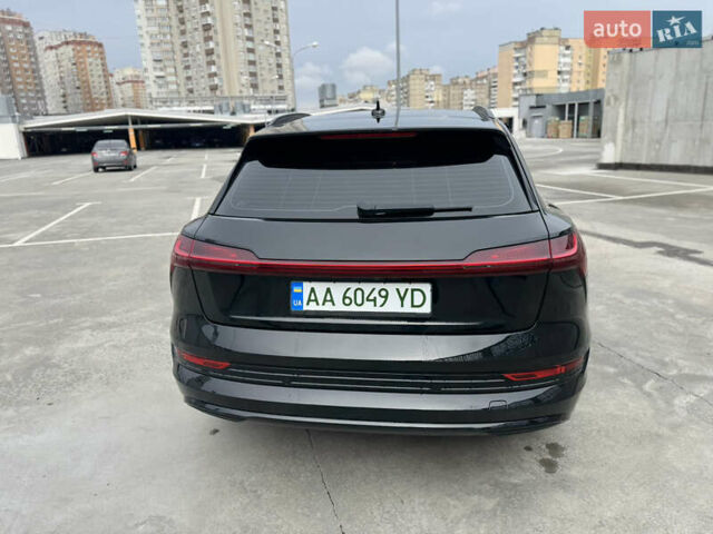 Чорний Ауді E-Tron, об'ємом двигуна 0 л та пробігом 155 тис. км за 30999 $, фото 12 на Automoto.ua