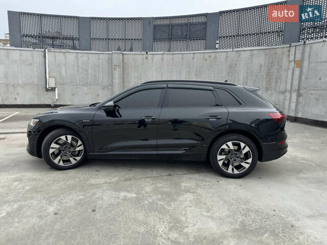 Чорний Ауді E-Tron, об'ємом двигуна 0 л та пробігом 155 тис. км за 30999 $, фото 5 на Automoto.ua