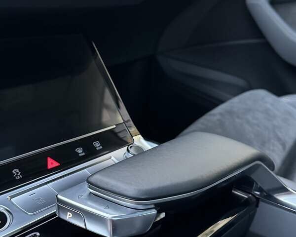 Чорний Ауді E-Tron, об'ємом двигуна 0 л та пробігом 253 тис. км за 24200 $, фото 39 на Automoto.ua