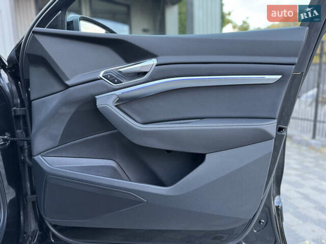 Ауди E-Tron 2020 в Тернополе на Automoto.ua Черный Ауди E-Tron, объемом двигателя 0 л и пробегом 161 тыс. км за 29400 $, фото 39 на Automoto.ua