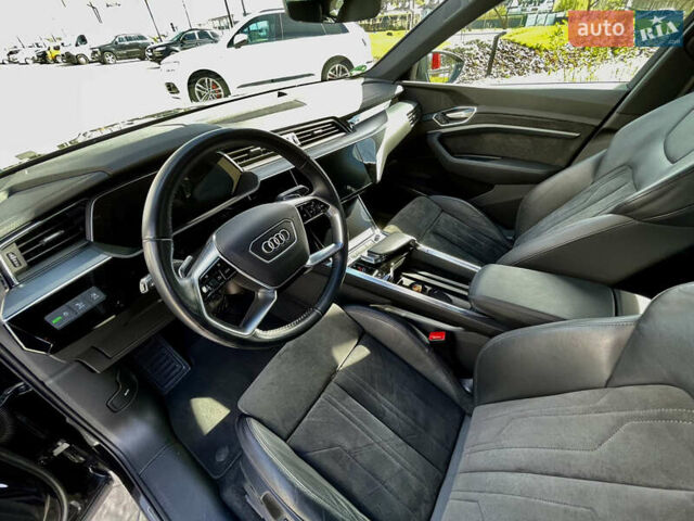 Чорний Ауді E-Tron, об'ємом двигуна 0 л та пробігом 85 тис. км за 32800 $, фото 21 на Automoto.ua