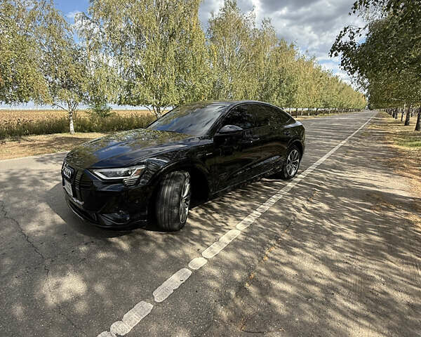 Чорний Ауді E-Tron, об'ємом двигуна 0 л та пробігом 87 тис. км за 38000 $, фото 2 на Automoto.ua
