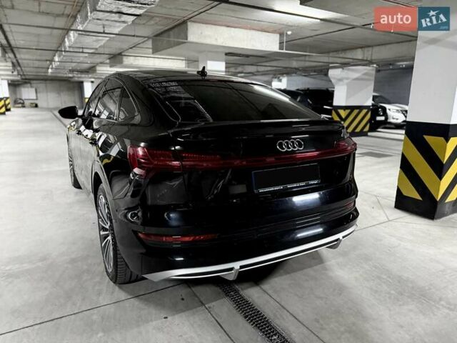 Чорний Ауді E-Tron, об'ємом двигуна 0 л та пробігом 95 тис. км за 30900 $, фото 8 на Automoto.ua