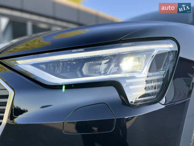 Чорний Ауді E-Tron, об'ємом двигуна 0 л та пробігом 81 тис. км за 26500 $, фото 17 на Automoto.ua