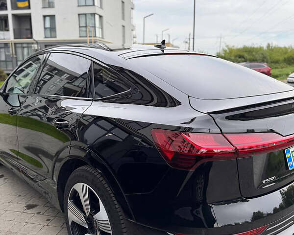 Чорний Ауді E-Tron, об'ємом двигуна 0 л та пробігом 60 тис. км за 39000 $, фото 4 на Automoto.ua