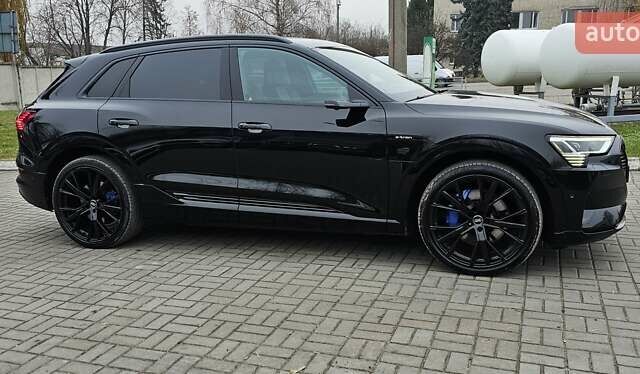 Чорний Ауді E-Tron, об'ємом двигуна 0 л та пробігом 120 тис. км за 33500 $, фото 41 на Automoto.ua