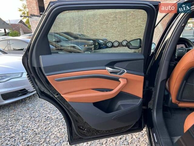 Чорний Ауді E-Tron, об'ємом двигуна 0 л та пробігом 160 тис. км за 26799 $, фото 25 на Automoto.ua