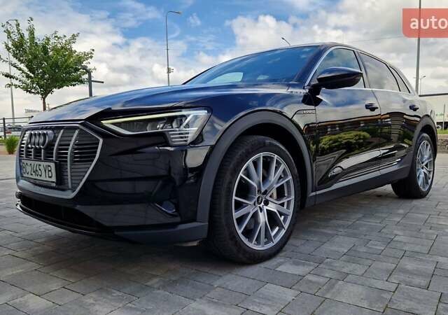 Черный Ауди E-Tron, объемом двигателя 0 л и пробегом 36 тыс. км за 26000 $, фото 60 на Automoto.ua