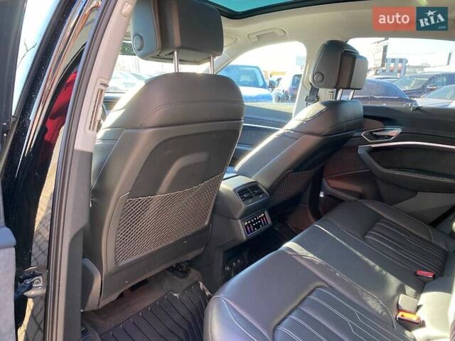 Черный Ауди E-Tron, объемом двигателя 0 л и пробегом 61 тыс. км за 36500 $, фото 22 на Automoto.ua