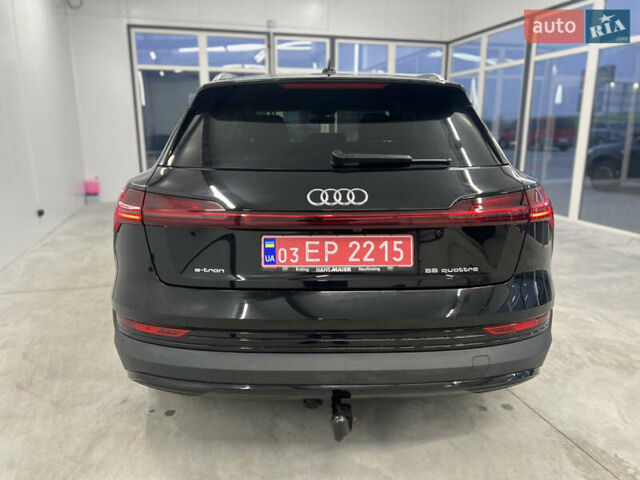 Чорний Ауді E-Tron, об'ємом двигуна 0 л та пробігом 76 тис. км за 31500 $, фото 4 на Automoto.ua