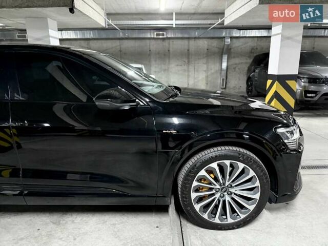 Чорний Ауді E-Tron, об'ємом двигуна 0 л та пробігом 95 тис. км за 30900 $, фото 14 на Automoto.ua