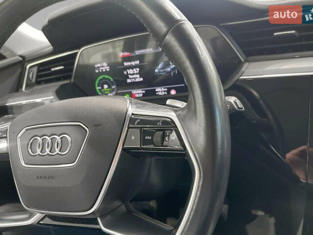 Черный Ауди E-Tron, объемом двигателя 0 л и пробегом 125 тыс. км за 21700 $, фото 21 на Automoto.ua
