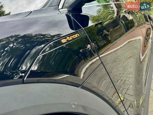 Чорний Ауді E-Tron, об'ємом двигуна 0 л та пробігом 159 тис. км за 24500 $, фото 39 на Automoto.ua