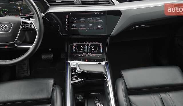 Черный Ауди E-Tron, объемом двигателя 0 л и пробегом 138 тыс. км за 29900 $, фото 53 на Automoto.ua