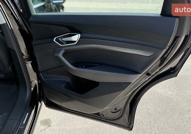Черный Ауди E-Tron, объемом двигателя 0 л и пробегом 146 тыс. км за 27000 $, фото 16 на Automoto.ua