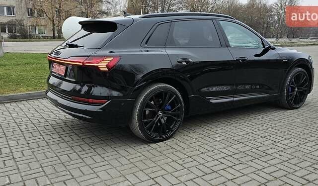 Чорний Ауді E-Tron, об'ємом двигуна 0 л та пробігом 120 тис. км за 33500 $, фото 34 на Automoto.ua