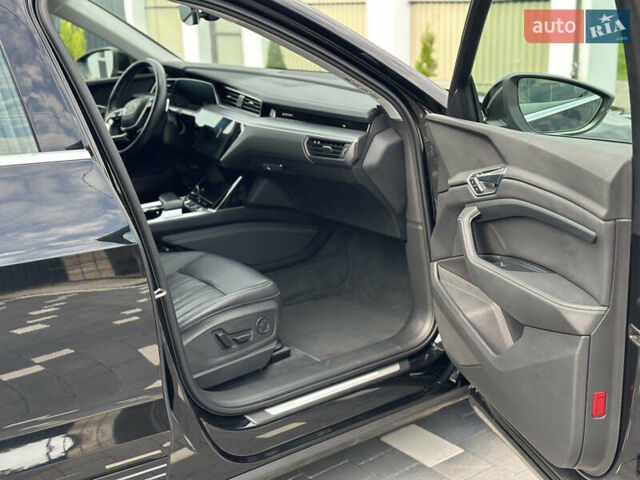 Черный Ауди E-Tron, объемом двигателя 0 л и пробегом 130 тыс. км за 26500 $, фото 30 на Automoto.ua