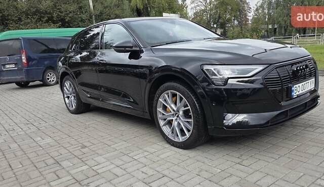 Чорний Ауді E-Tron, об'ємом двигуна 0 л та пробігом 138 тис. км за 29900 $, фото 13 на Automoto.ua