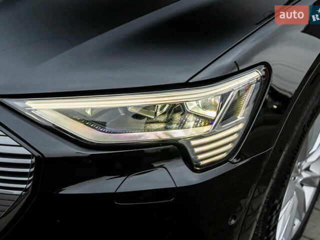 Чорний Ауді E-Tron, об'ємом двигуна 0 л та пробігом 75 тис. км за 29900 $, фото 31 на Automoto.ua