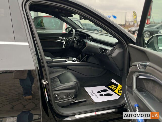 Черный Ауди E-Tron, объемом двигателя 55 л и пробегом 65 тыс. км за 37000 $, фото 26 на Automoto.ua