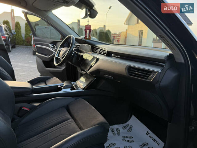Чорний Ауді E-Tron, об'ємом двигуна 0 л та пробігом 150 тис. км за 25900 $, фото 91 на Automoto.ua