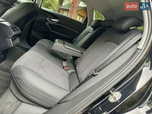 Черный Ауди E-Tron, объемом двигателя 0 л и пробегом 159 тыс. км за 24000 $, фото 123 на Automoto.ua