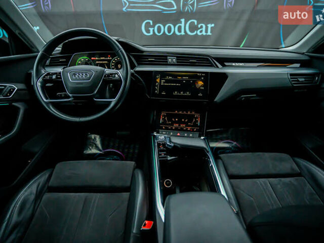 Чорний Ауді E-Tron, об'ємом двигуна 0 л та пробігом 75 тис. км за 29900 $, фото 72 на Automoto.ua