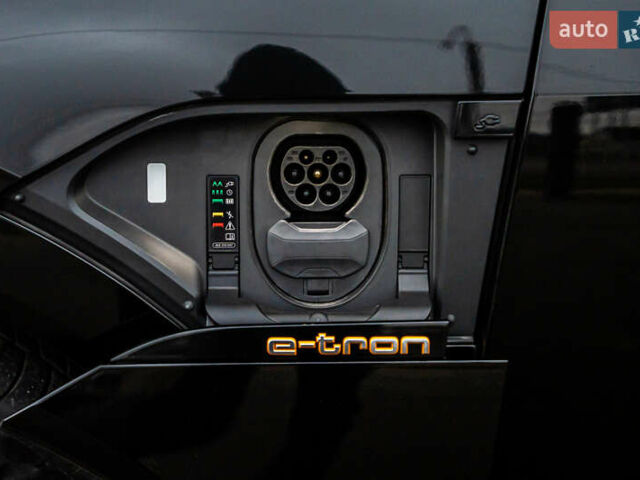 Чорний Ауді E-Tron, об'ємом двигуна 0 л та пробігом 75 тис. км за 29900 $, фото 34 на Automoto.ua