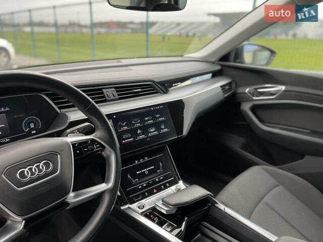 Чорний Ауді E-Tron, об'ємом двигуна 0 л та пробігом 78 тис. км за 26500 $, фото 28 на Automoto.ua