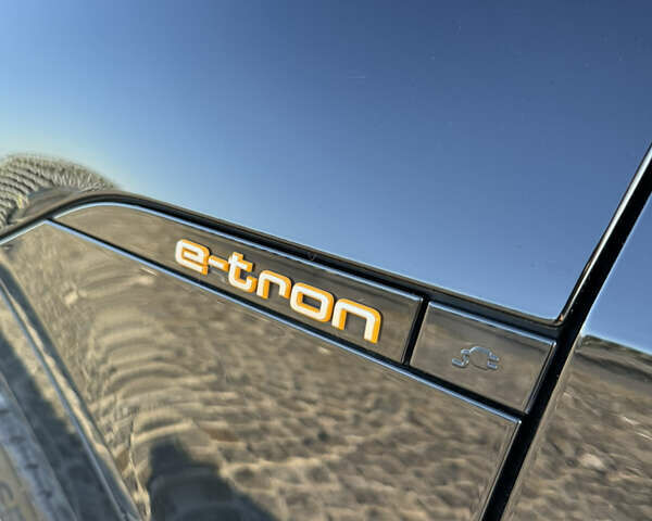 Черный Ауди E-Tron, объемом двигателя 0 л и пробегом 95 тыс. км за 35500 $, фото 9 на Automoto.ua