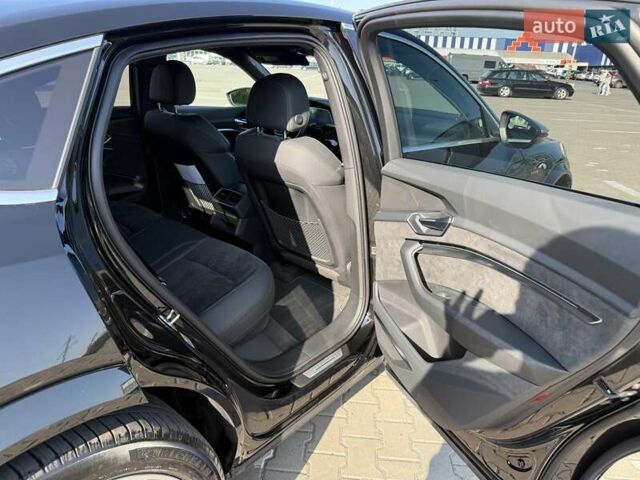 Чорний Ауді E-Tron, об'ємом двигуна 0 л та пробігом 40 тис. км за 55000 $, фото 8 на Automoto.ua