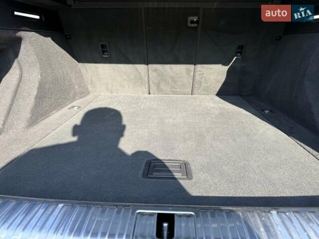 Чорний Ауді E-Tron, об'ємом двигуна 0 л та пробігом 40 тис. км за 55000 $, фото 9 на Automoto.ua