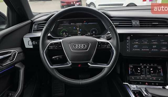 Черный Ауди E-Tron, объемом двигателя 0 л и пробегом 138 тыс. км за 29900 $, фото 52 на Automoto.ua