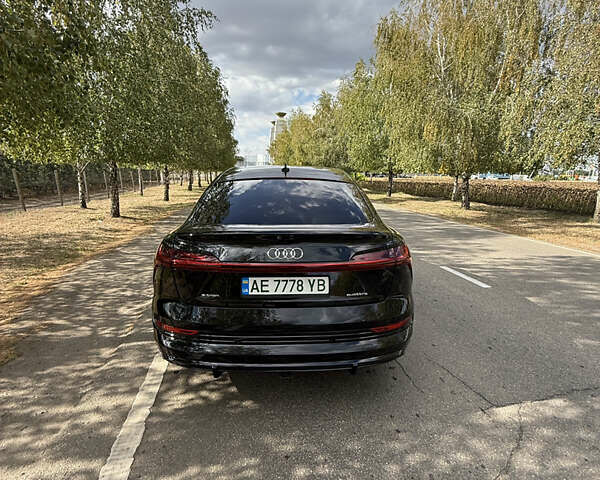 Чорний Ауді E-Tron, об'ємом двигуна 0 л та пробігом 87 тис. км за 38000 $, фото 5 на Automoto.ua