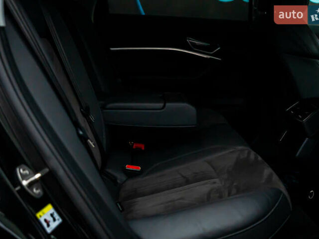 Чорний Ауді E-Tron, об'ємом двигуна 0 л та пробігом 75 тис. км за 29900 $, фото 49 на Automoto.ua