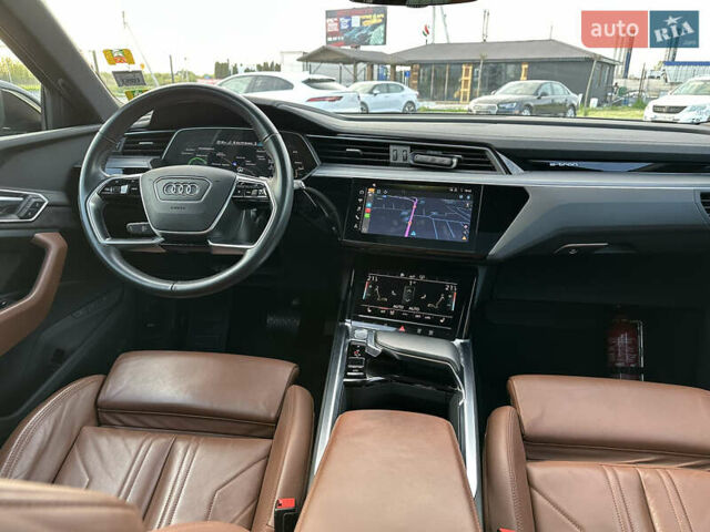 Чорний Ауді E-Tron, об'ємом двигуна 0 л та пробігом 75 тис. км за 31499 $, фото 9 на Automoto.ua