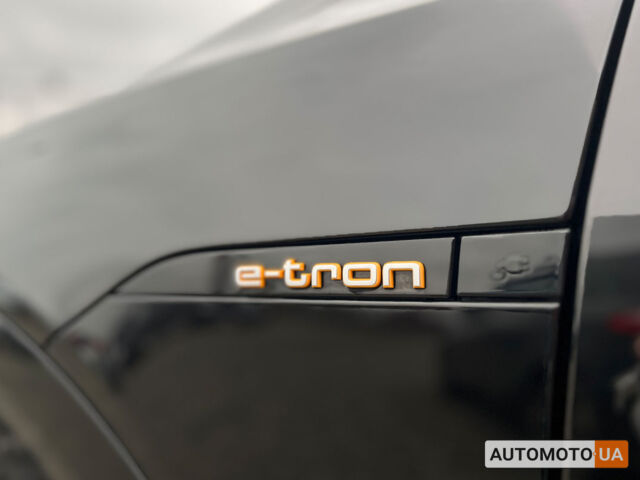 Черный Ауди E-Tron, объемом двигателя 55 л и пробегом 65 тыс. км за 37000 $, фото 9 на Automoto.ua
