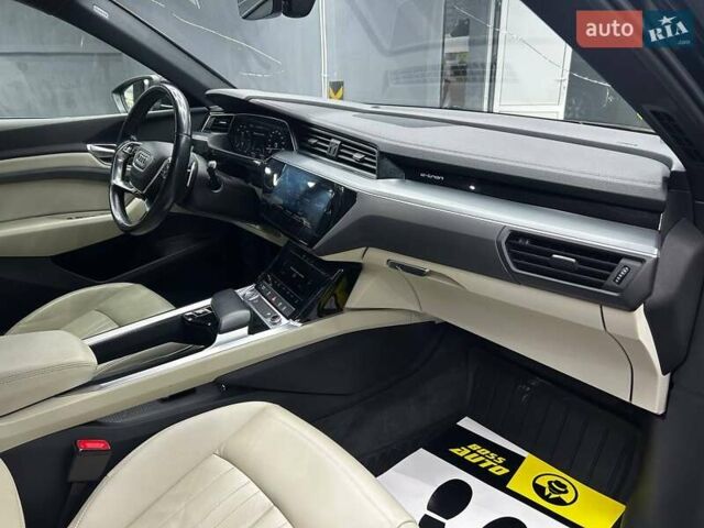 Чорний Ауді E-Tron, об'ємом двигуна 0 л та пробігом 148 тис. км за 26000 $, фото 20 на Automoto.ua