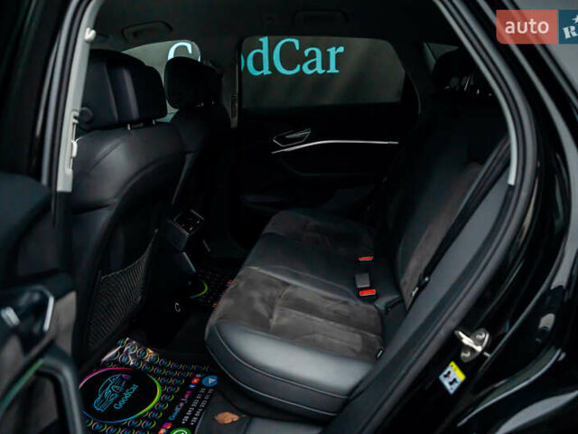 Чорний Ауді E-Tron, об'ємом двигуна 0 л та пробігом 75 тис. км за 29900 $, фото 41 на Automoto.ua