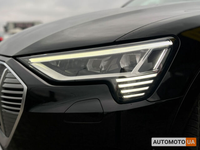 Черный Ауди E-Tron, объемом двигателя 55 л и пробегом 65 тыс. км за 37000 $, фото 7 на Automoto.ua