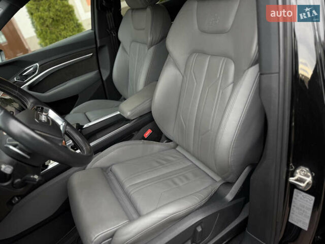 Чорний Ауді E-Tron, об'ємом двигуна 0 л та пробігом 51 тис. км за 31499 $, фото 37 на Automoto.ua